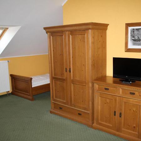 Hotel Boucek Mochov Kültér fotó