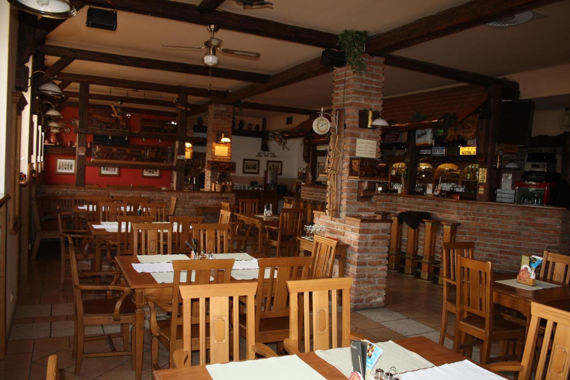 Hotel Boucek Mochov Kültér fotó
