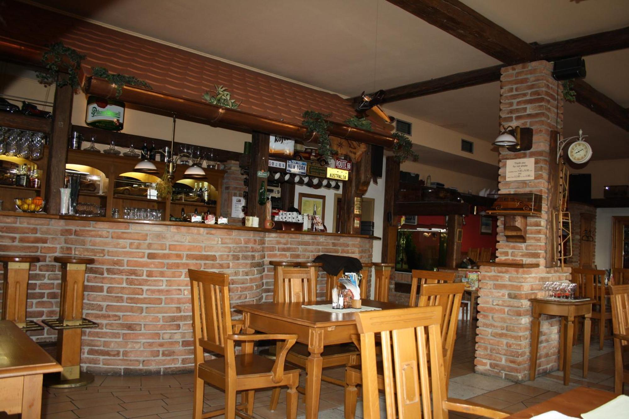 Hotel Boucek Mochov Kültér fotó